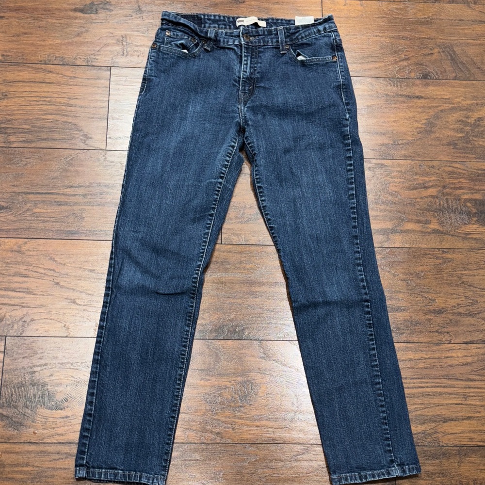 Levi’s 12 M mid rise skinny Classic Blue Women's Jeans 5 pocket EUC!